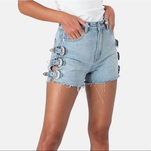 Jean shorts with belt buckle accents